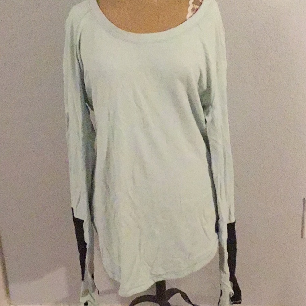 Lululemon Athletica long sleeve top